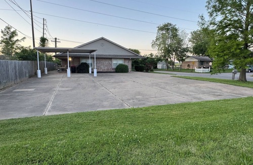 Mount Vernon House | 5-bedroom house in lovely Mount Vernon with WiFi, AC - Fully Handicap Accessible