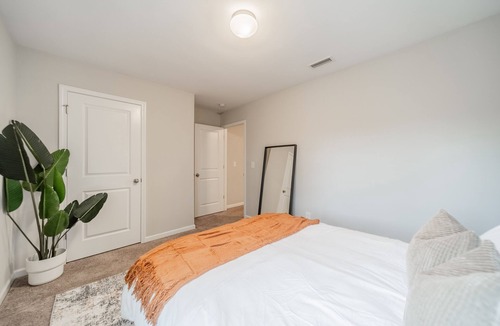 Charlotte House | 5 Beds| Spectrum Center | Bank of America Stadium