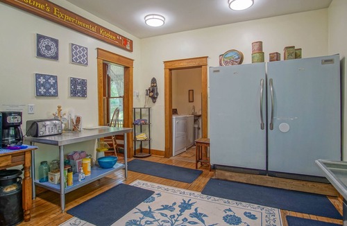 Cass House | 5 Br: Historic Glaab House in Cass, with AC, Amazing Kitchen, Covered Porches, Historical Landmark