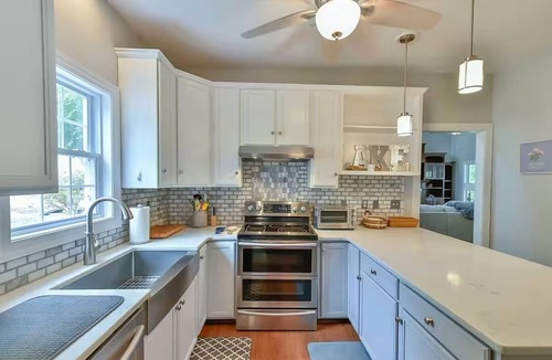 Semora House | 5 BR Lakefront Getaway + Fire Pit + Lake Views