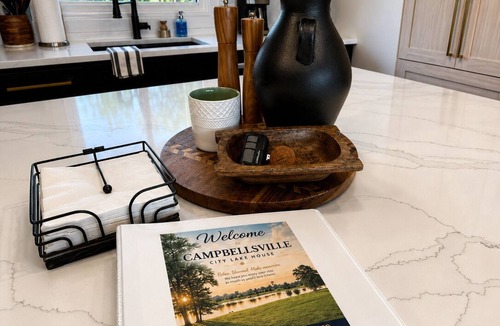 Campbellsville House | 5 BR Lakefront retreat near Green River Lake and Campbellsville University