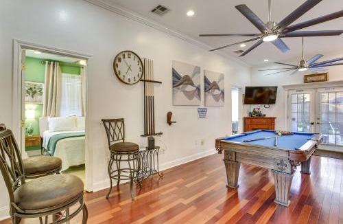 Gentilly Woods House | 5 Mi to Bourbon St: NOLA Home w/Fenced Yard!