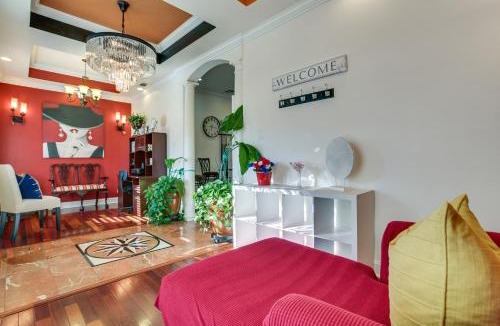 Gentilly Woods House | 5 Mi to Bourbon St: NOLA Home w/Fenced Yard!