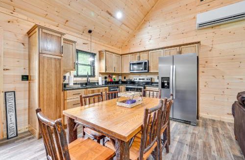 Cave City House | 5 Mi to Mammoth Cave: Peaceful Retreat w/Fire Pit