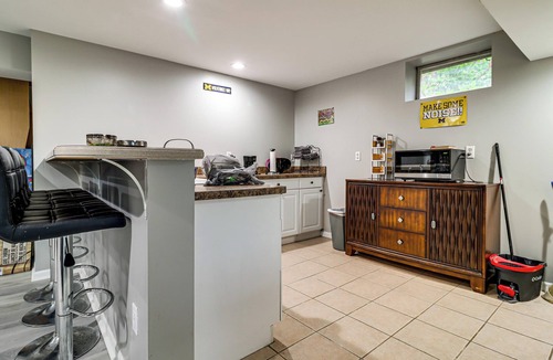 Bryant Pattengill West Apartment | 5 Mi to U of M! Bright Family Getaway w/Patio