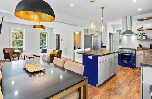Asheville Cabin | 5 Miles to Downtown Asheville ~ With Hotub & Pet Friendly