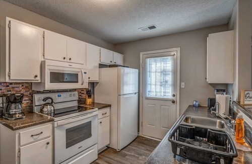 Memphis House | 5 Min to Downtown & Hospital - Bluff City Bungalow