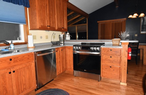 Blakeslee House | 5 STAR OWNER Managed, Lake Xcess, dock, Pool, Pickle-ball, Home Theater, firepit