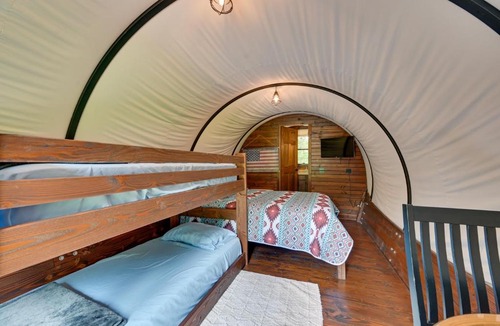 Lindseyville Apartment | 50-Acre 'Pioneers Paradise' 8 Mi to Mammoth Cave!