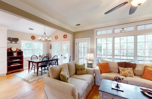 Vanderhorst Plantation House | 51 Burroughs Hall