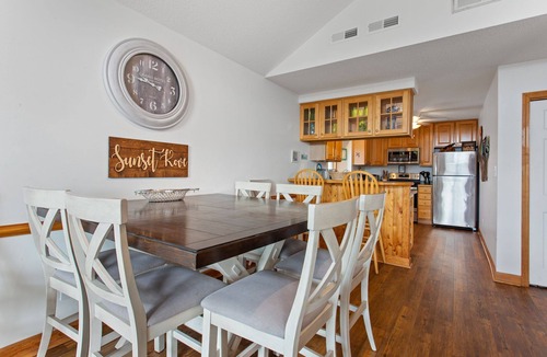 Colington Harbour House | 5538 Sunset Kove * Canalfront * Boat Dock