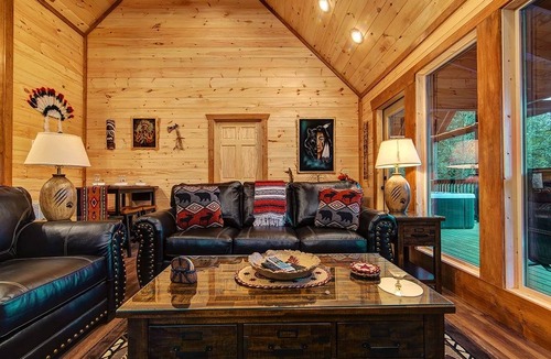 Pigeon Forge Cabin | 56 m² Cabin ∙ 1 bedroom ∙ 4 guests