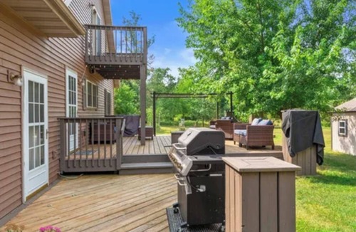 Rome House | 5BR getaway/sleeps 15/close to Sand Valley golf/Fishing/game room/grill/fire pit