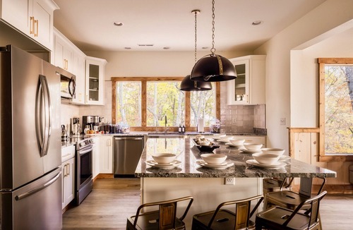 Sevierville Cabin | 5BR Summer Retreat|Pool,Hot Tub,Theater,A+ Views