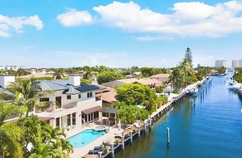 East Fort Lauderdale House | 5BR Waterfront Villa | Pool, Spa & Outdoor Dining