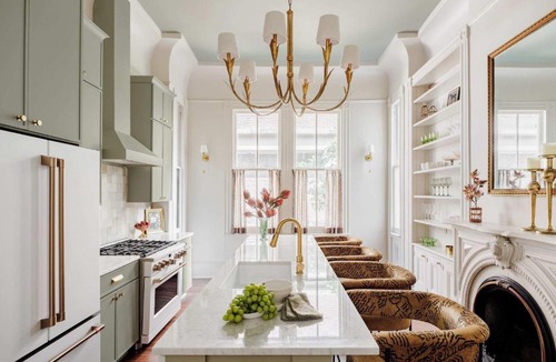 Touro House | 6-bedroom Garden District Suite Shared Hotel Pool