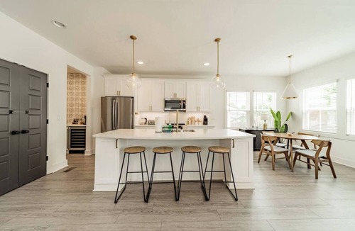 Enderly Park House | 6 Beds-Center City-Bank of America Stadium