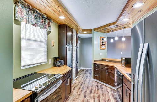 Northside Apartment | 6 Mi to Dtwn Cincinnati: Dog-Friendly Apt w/Yard