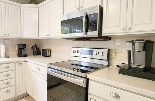 North Litchfield Beach House | 600 Steps, Great Family Beach House, Pet friendly & Close to Beach