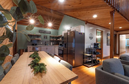 Mount Nebo House | 680 Steps to Lake- Sleeps 16- Ultimate GameRoom-15 min NRG