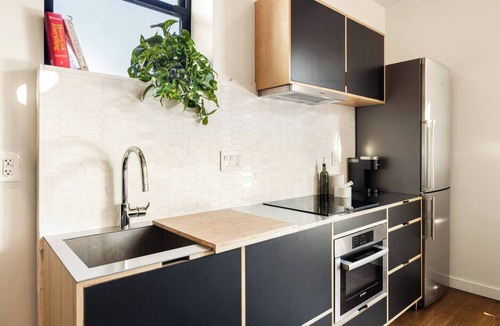 Over-the-Rhine Apartment | 6BR Retreat, Walkers Paradise Near Washington Park