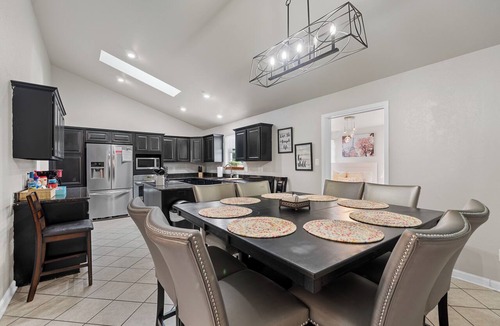 Rockwell House | 7 BDR w/Hot Tub and Games - Discounted Stay Available for 4th as Pool Liner gets Replaced