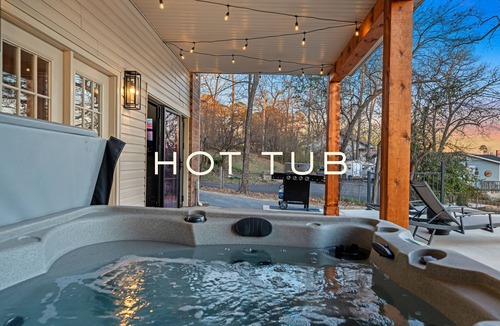 Rockwell House | 7 Bedroom Lakefront w/Heated Pool, Hot Tub, & Game Room