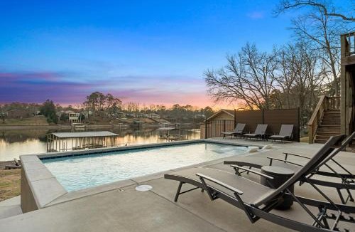 Rockwell House | 7 Bedroom Lakefront w/Heated Pool & Hot Tub