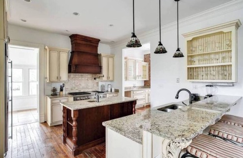 Clifton House | 7 Large Bedrooms | Peaceful Backyard | Cozy