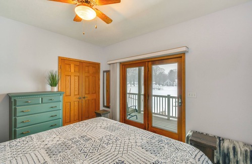 Gladwin House | 8 Bedrooms 14 Beds 5 full bath lakefront home w/hot tub & fire pit, sleeps 25!