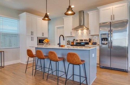 Hope Gardens House | 8 bedrooms! Great location! Brand new! Sleeps 24!