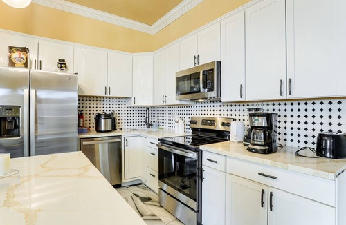 West Lake Forest House | 8 Mi to French Quarter: Home w/Patio & Yard!