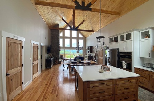 Lexington House | 8 miles from VMI,W&L, downtown, VIEWS of House Mountain. Gorgeous! Built in 2021