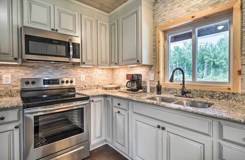 Au Gres Township Cabin | 800-Acre Au Gres Oasis: 2 Ponds + ATV Trails!