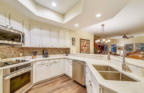 Palmetto Dunes Villa | 8133 Wendover Dunes ~ Large Screened Porch! Less than 5 Minute Walk to Beach!