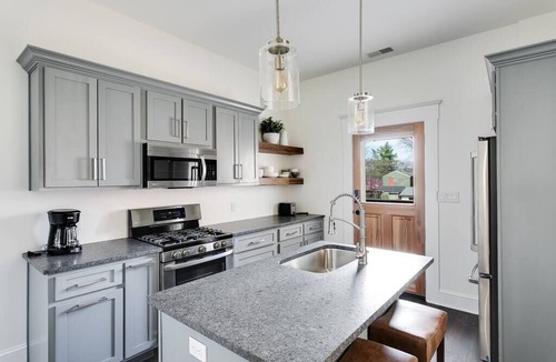 Butchertown Apartment | 839-2F Fully Furnished Long Term Apartment *NULU*