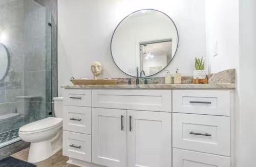 Memphis House | 9 Mins to Downtown- Family Pet Friendly Haus in Midtown