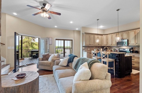 Bremen House | A&A Lake House - Luxury and ease on beautiful Smith Lake!