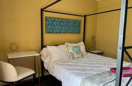 Tougaloo Apartment | A Bliss of Color Townhouse