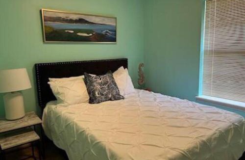 Tougaloo Apartment | A Bliss of Color Townhouse