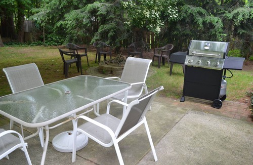 Holland House | A block from the beach! A beautiful wooded spot a 5 minute walk from Lake MI.