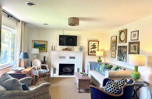 Lewisburg House | A charming bungalow with a Southern feel that’s an quick walk to downtown.