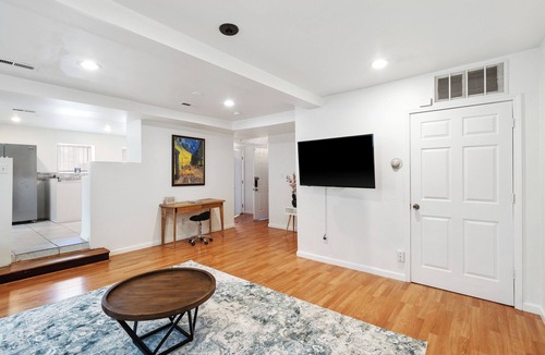 The Gate House | A Cottage in Downtown STL. Sleeps 10