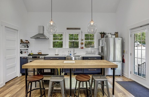 Luray Cabin | A cozy chic mountain escape
