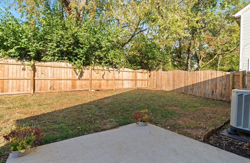 Lexington House | A Cozy & Quiet 3/2 near Downtown Lexington 15 minutes from horse parks!
