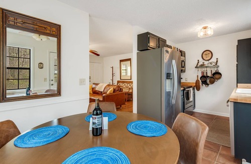 Mars Hill Cabin | A Design-Led Mountain Retreat ~ Cozy 2BR Cabin ~ Firepit, Brook, Gas Fireplace