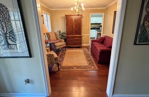 Royal Oaks House | a GOLDing Home - minutes from Ole Miss and The Square