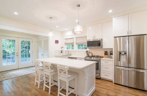 Inman Park House | A Gorgeous Remodeled Bungalow in Inman Park! Perfect for movie industry.