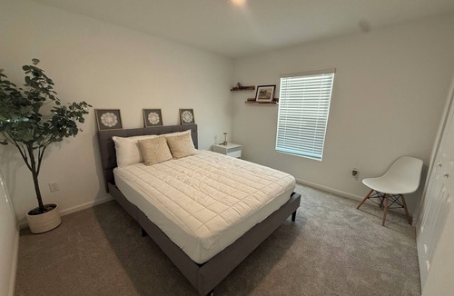 Orange Park House | A home away from home for Professionals!