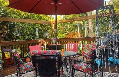 Downtown Hollywood Apartment | A magical garden retreat - Hollywood, Florida -1 mile to beach